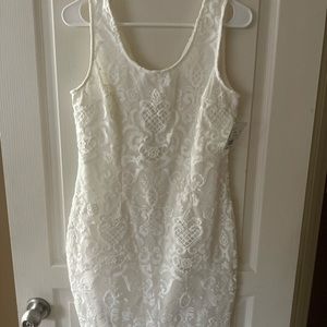 David’s bridal scoop neck lace dress